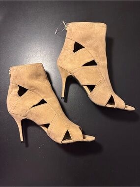 ⭐️ g: 21 Sz 8 Faux Suede Tan Peep-Toe Ankle Heels worn in house once